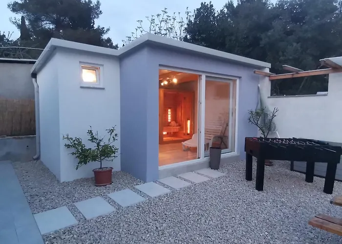 Molo